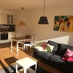 Central Garden-Mountain Apartment