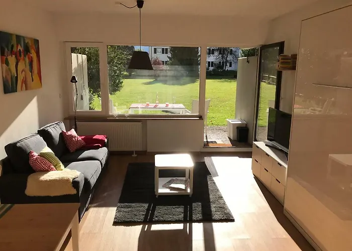 Central Garden-Mountain Apartment